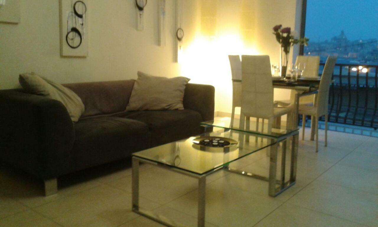 Sliema Sea Front Balcony Apartment Exterior photo